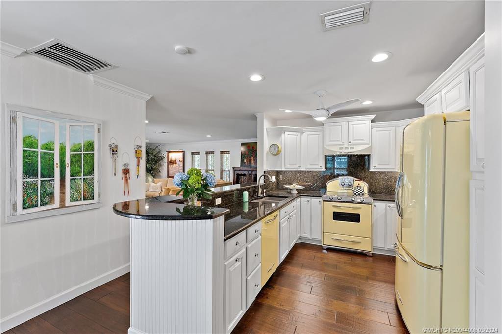 333 SE Oriole Avenue