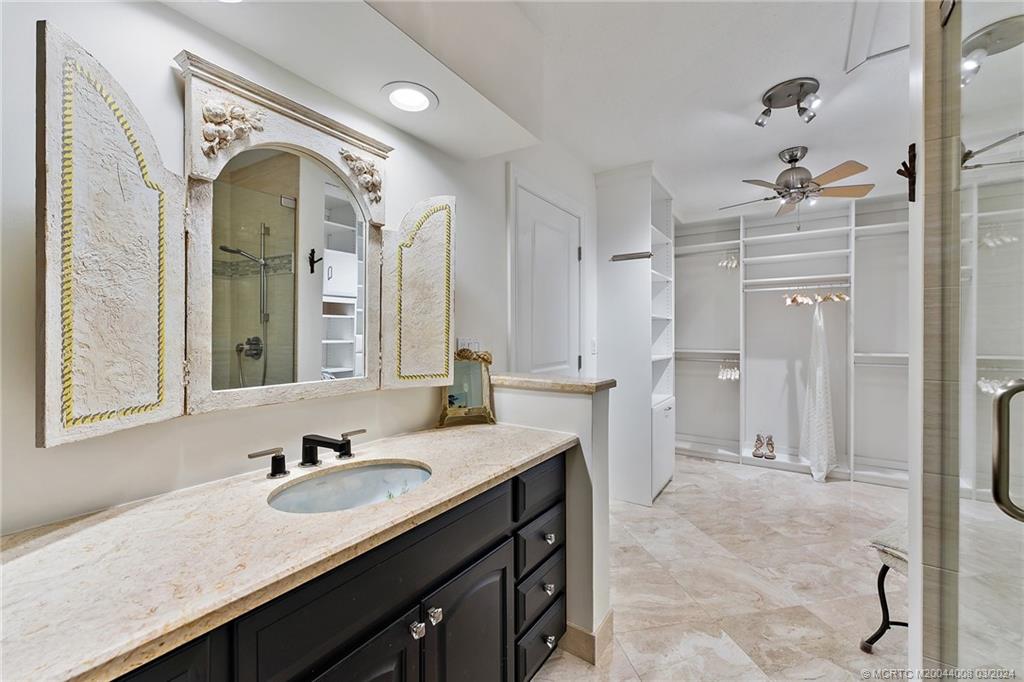 333 SE Oriole Avenue