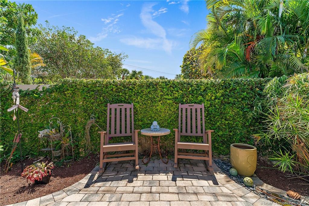 333 SE Oriole Avenue