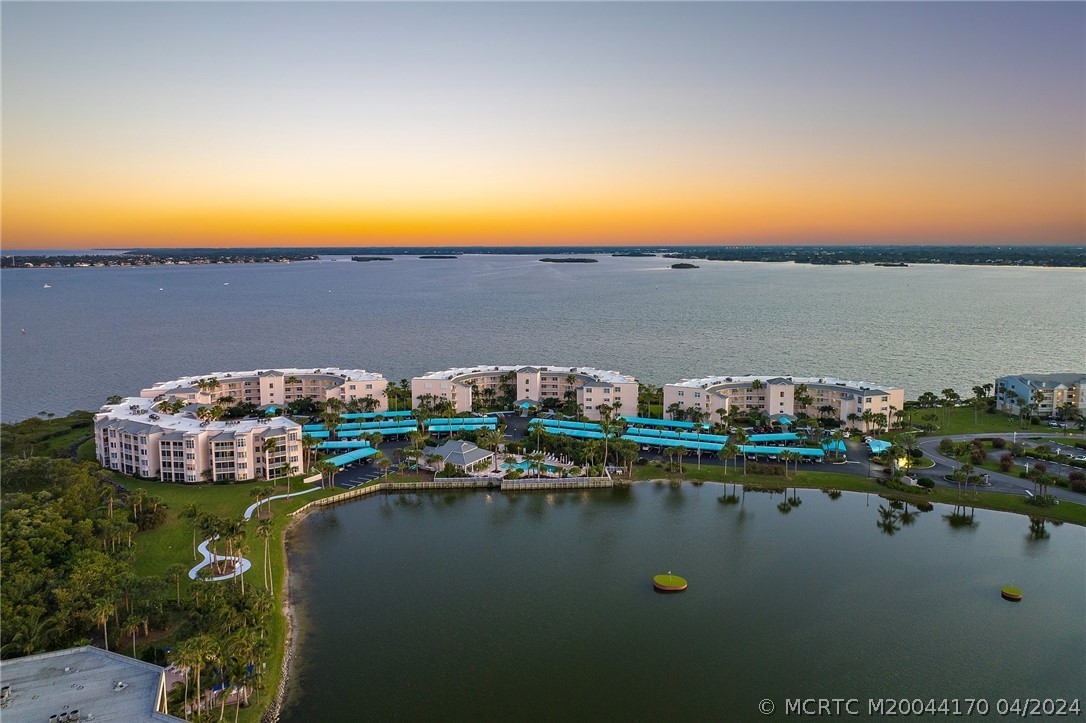 5700 NE Island Cove Way 4302