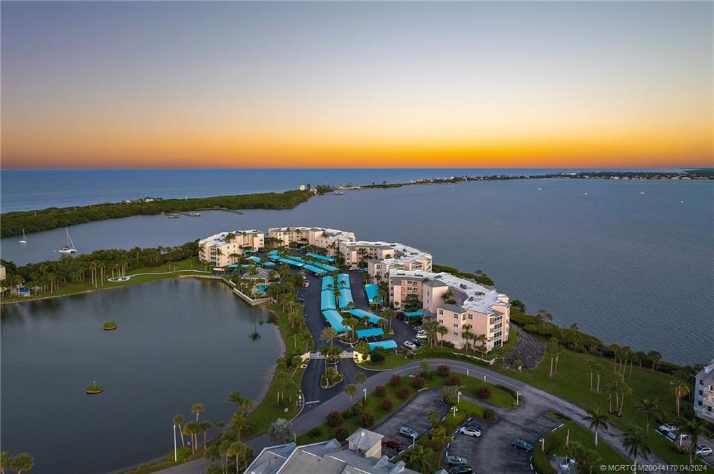 5700 NE Island Cove Way 4302