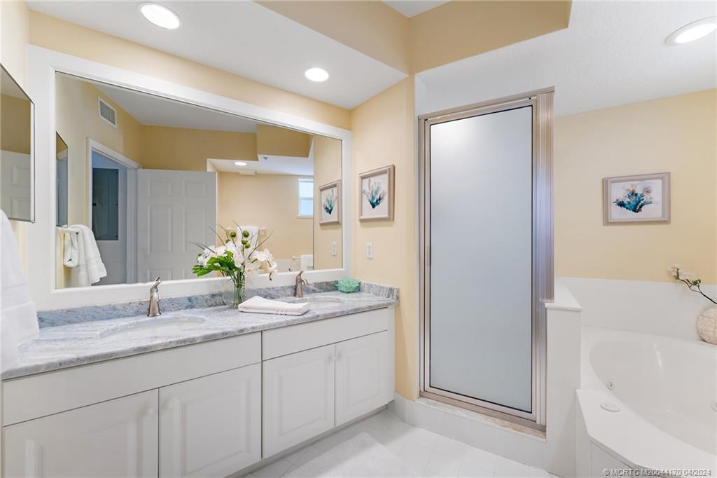 5700 NE Island Cove Way 4302