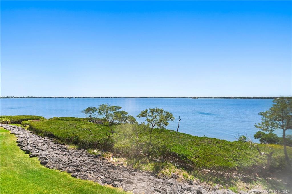 5700 NE Island Cove Way 4302