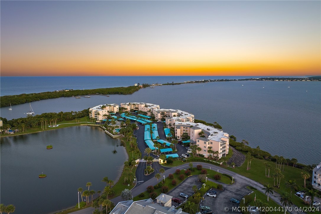 5700 NE Island Cove Way 4302