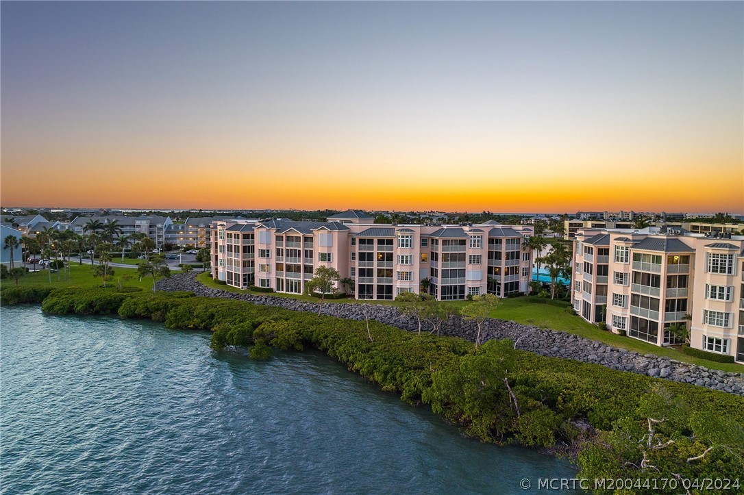 5700 NE Island Cove Way 4302