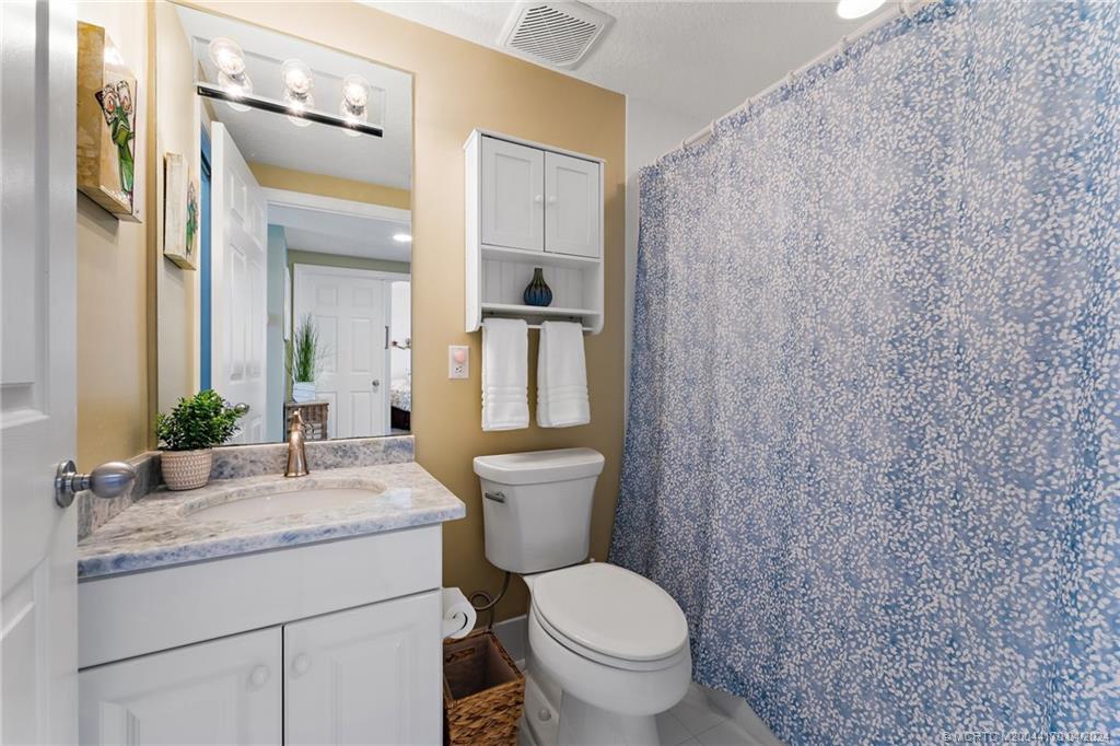 5700 NE Island Cove Way 4302