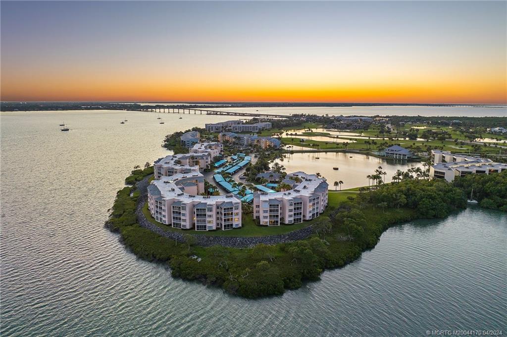 5700 NE Island Cove Way 4302