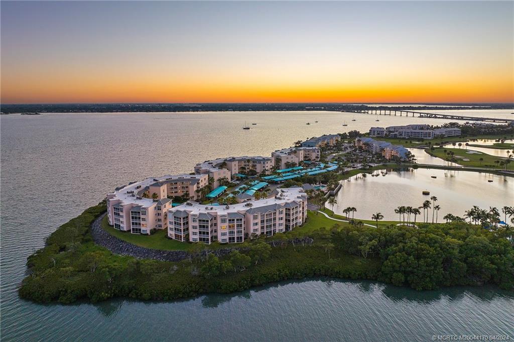 5700 NE Island Cove Way 4302