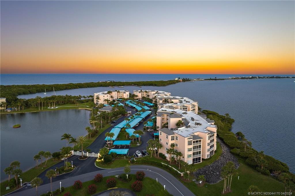 5700 NE Island Cove Way 4302