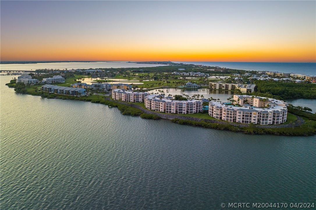 5700 NE Island Cove Way 4302