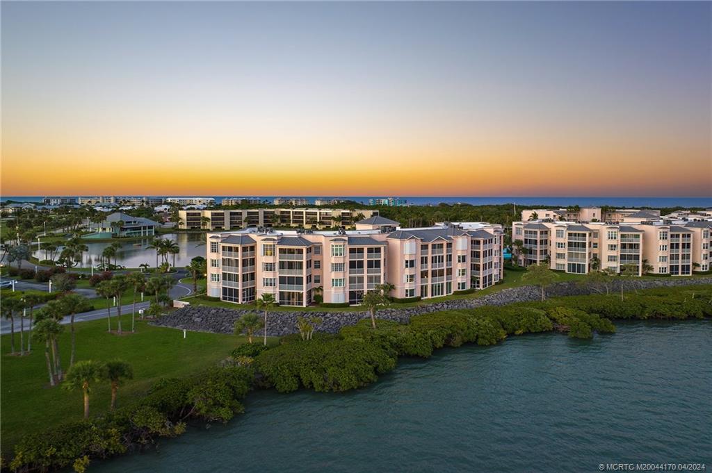 5700 NE Island Cove Way 4302