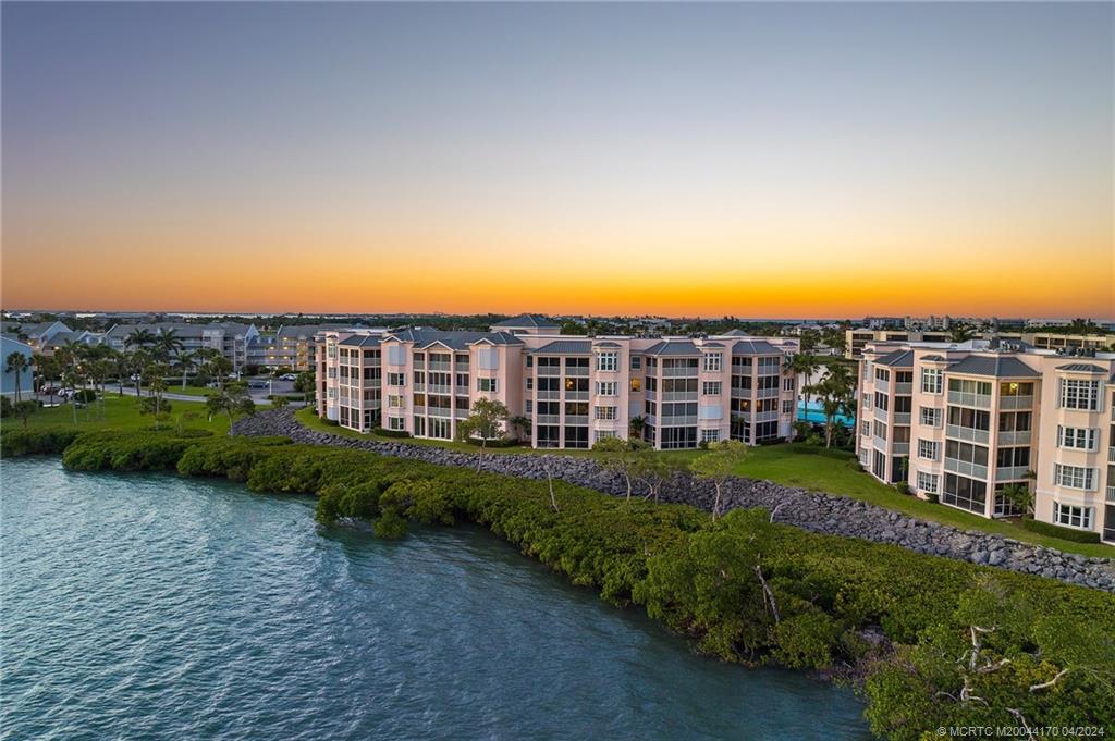 5700 NE Island Cove Way 4302