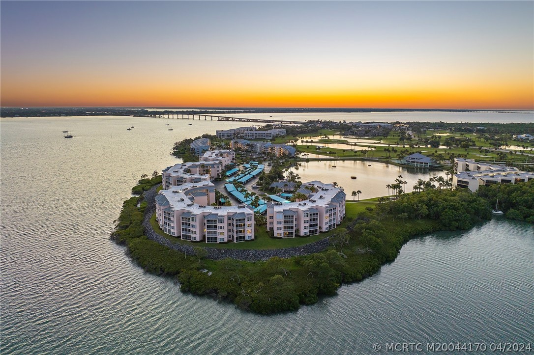 5700 NE Island Cove Way 4302