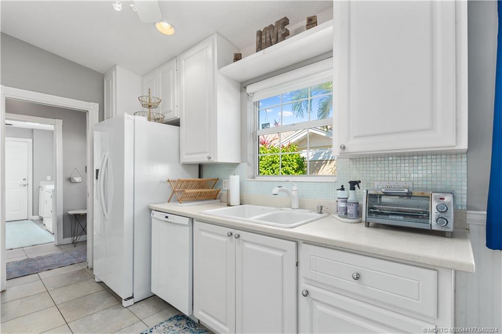 11208 SW Pembroke Drive