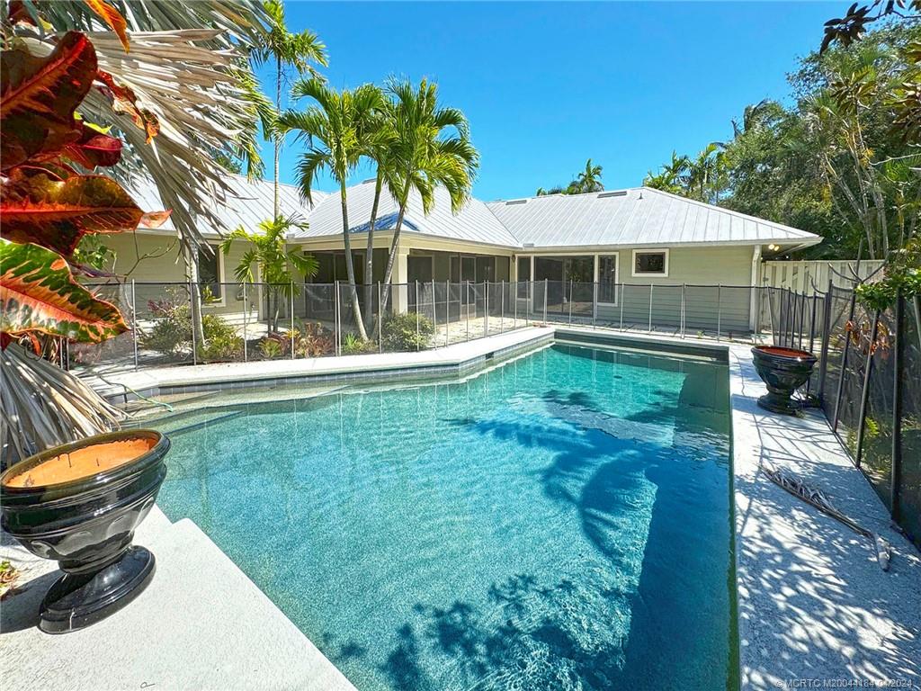 118 Hillcrest Drive