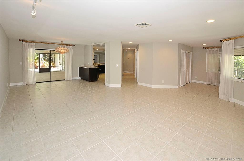 118 Hillcrest Drive