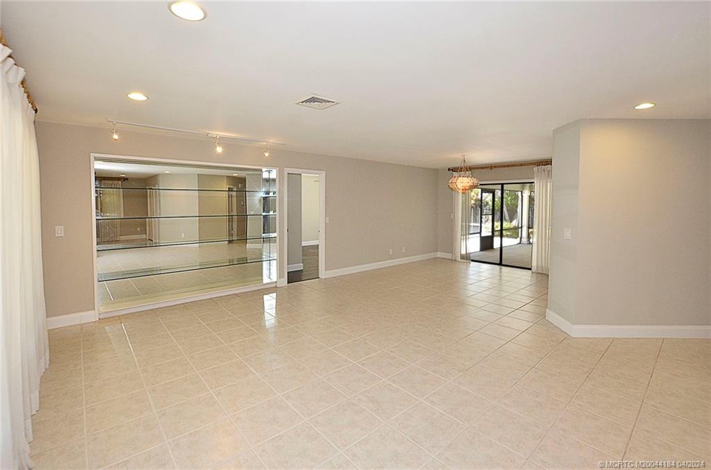 118 Hillcrest Drive