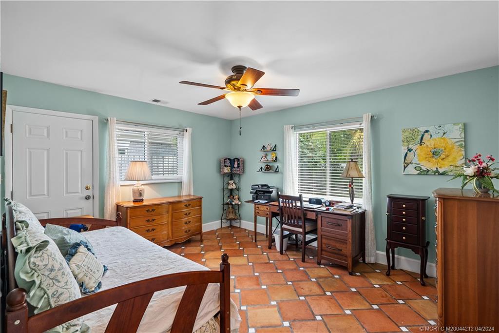 8711 SE Eagle Avenue