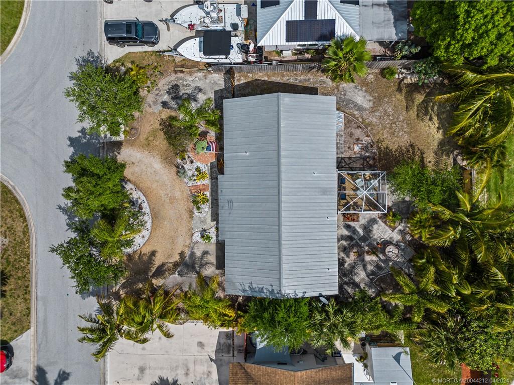 8711 SE Eagle Avenue