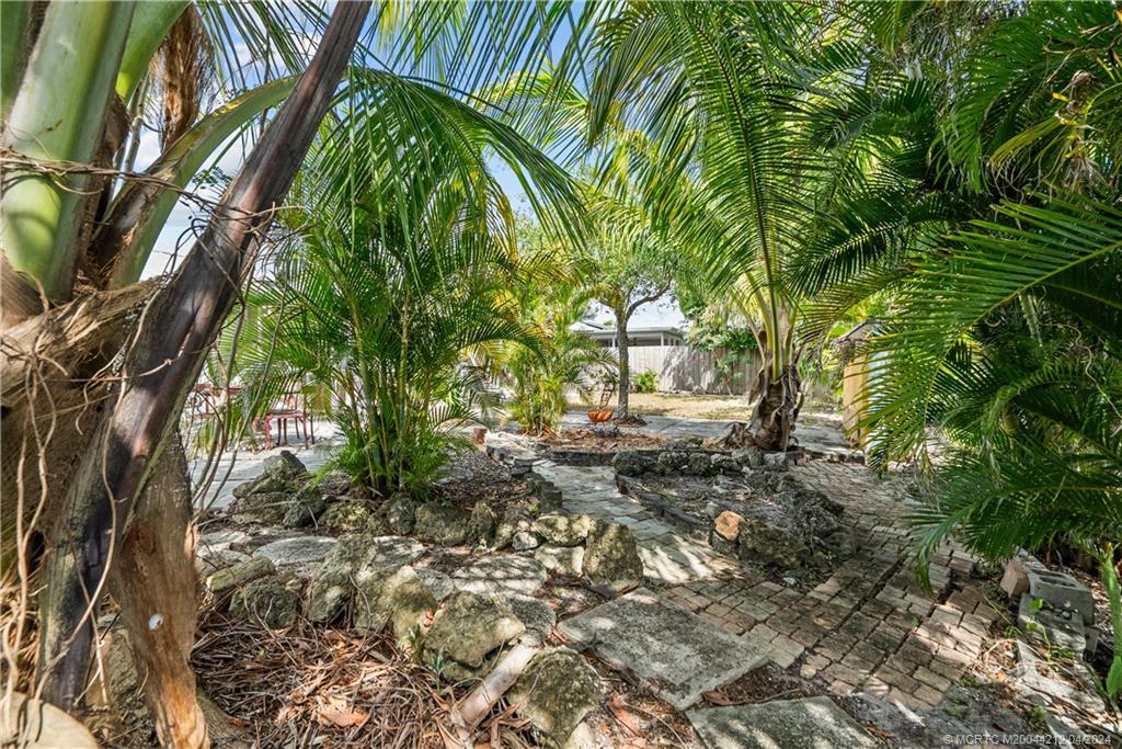 8711 SE Eagle Avenue