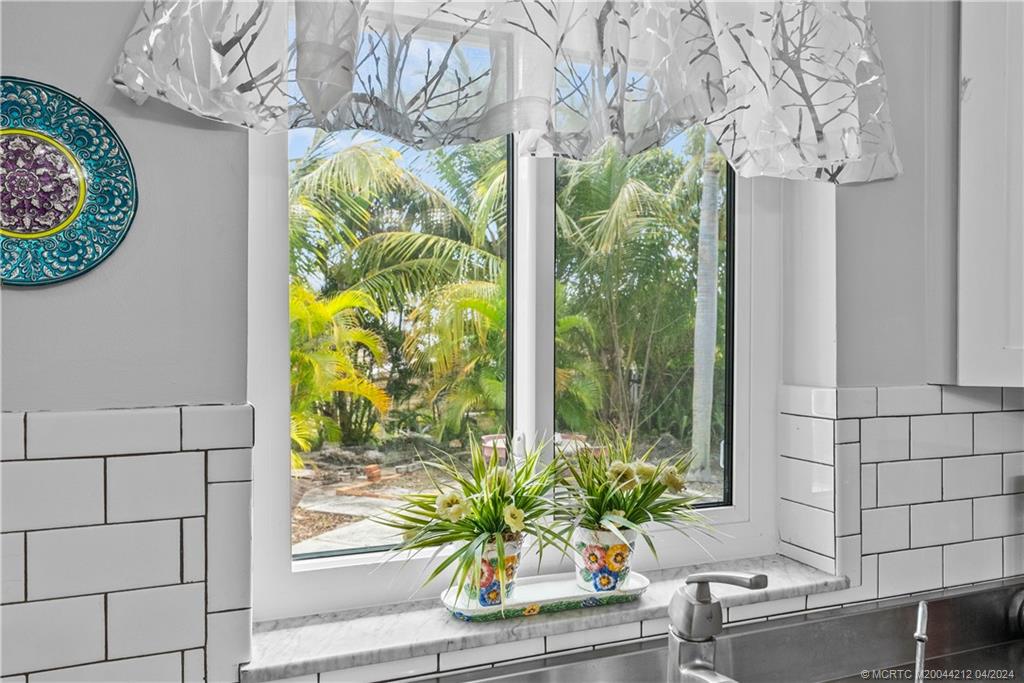 8711 SE Eagle Avenue