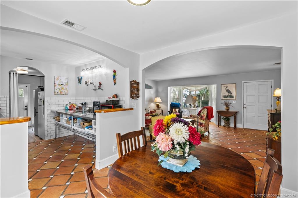 8711 SE Eagle Avenue