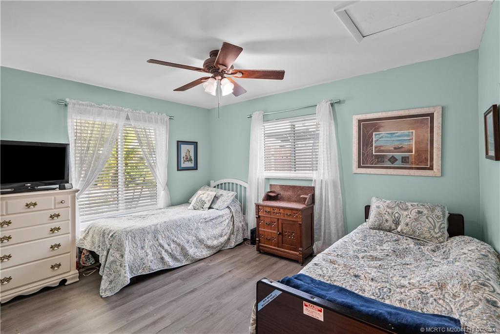 8711 SE Eagle Avenue