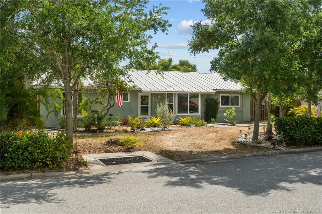 8711 SE Eagle Avenue