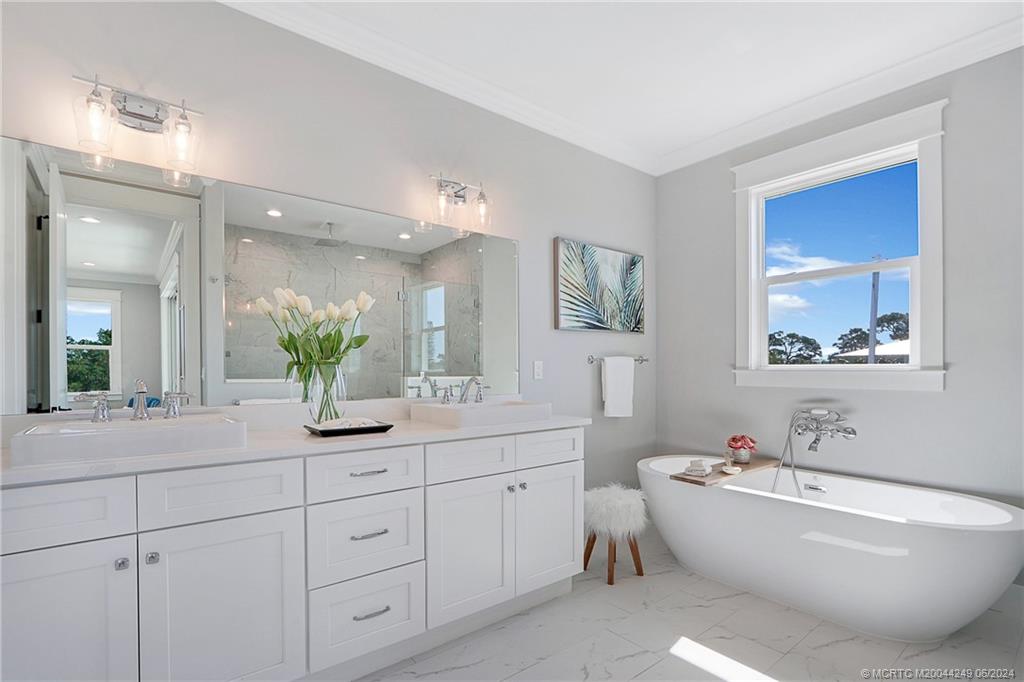 4639 SE Manatee Lane