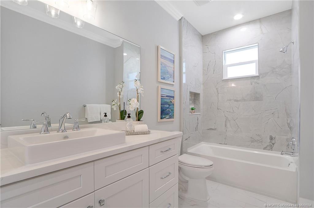 4639 SE Manatee Lane