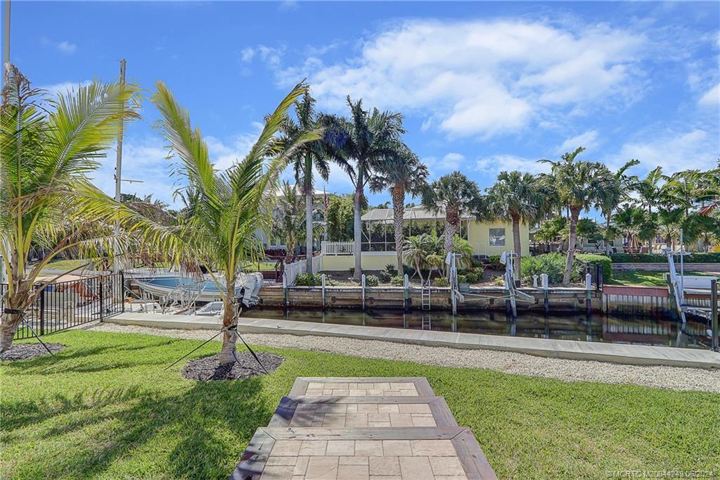 4639 SE Manatee Lane