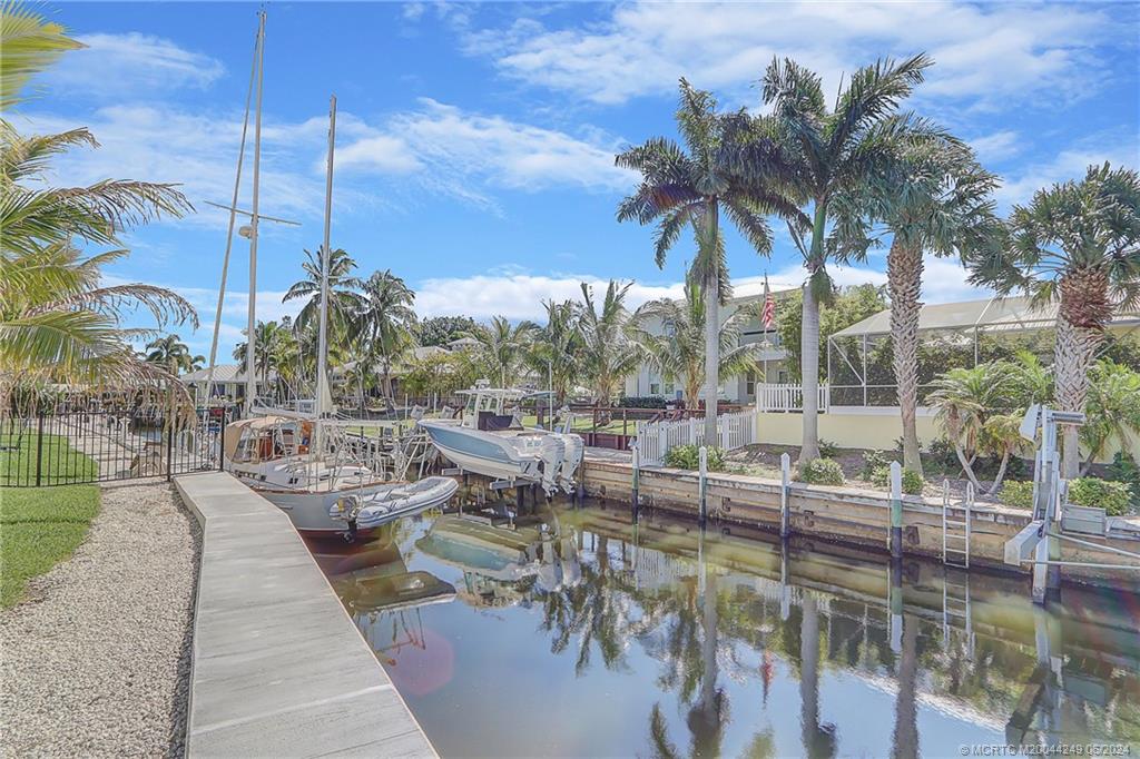 4639 SE Manatee Lane