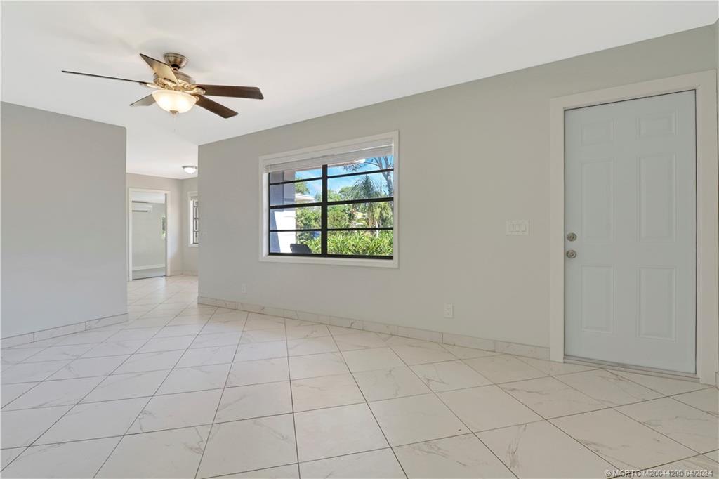 327 SW Dyer Drive