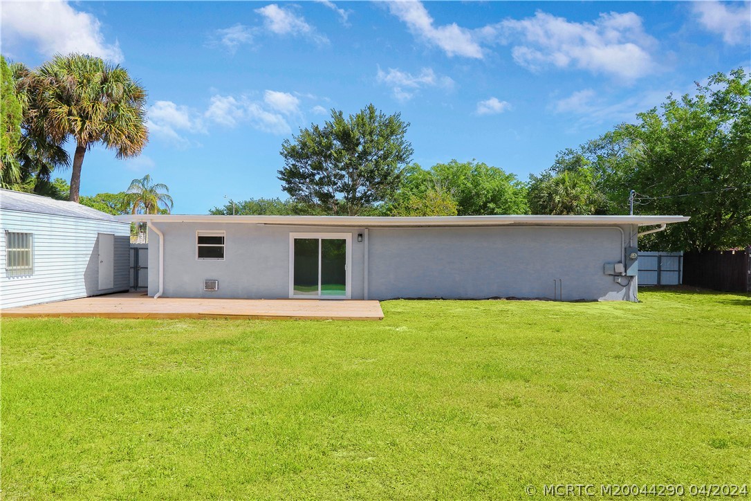 327 SW Dyer Drive