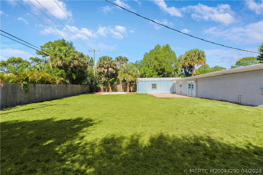 327 SW Dyer Drive