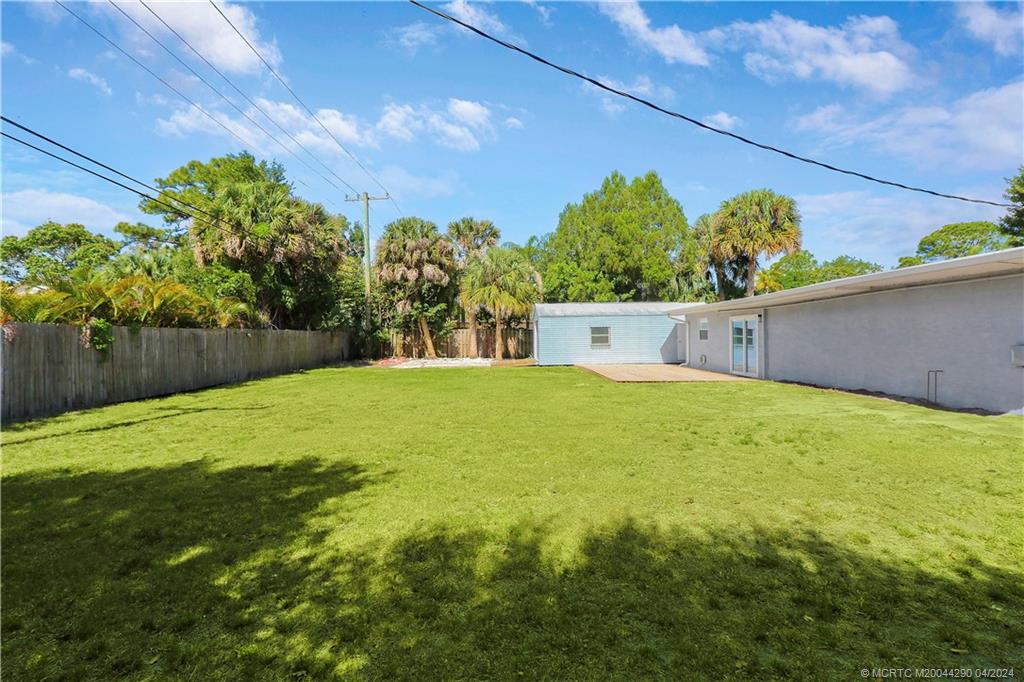 327 SW Dyer Drive