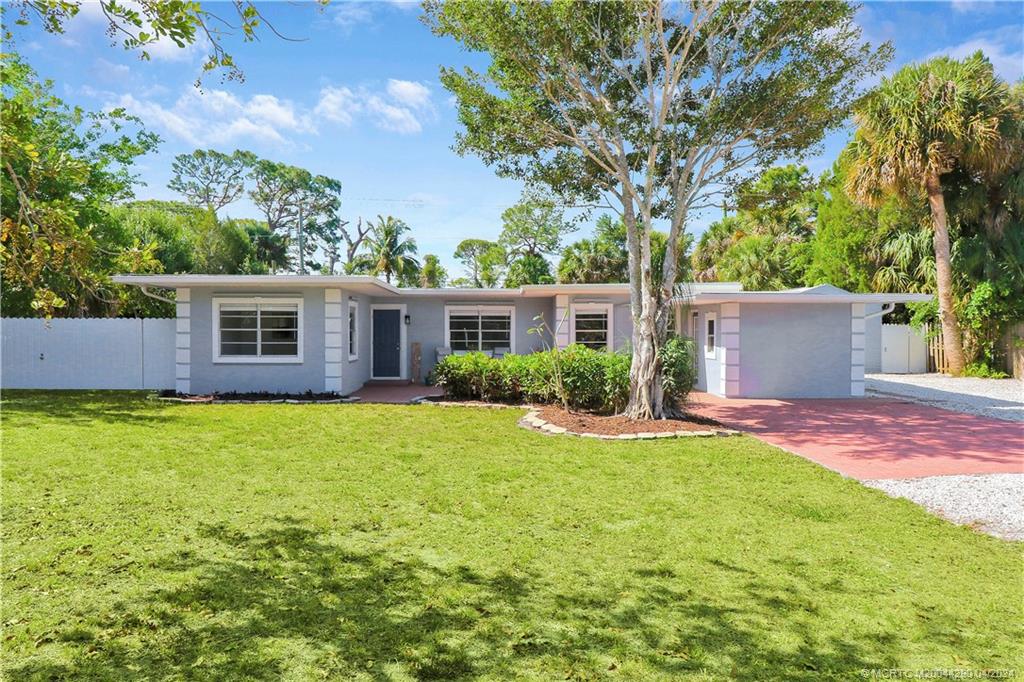 327 SW Dyer Drive