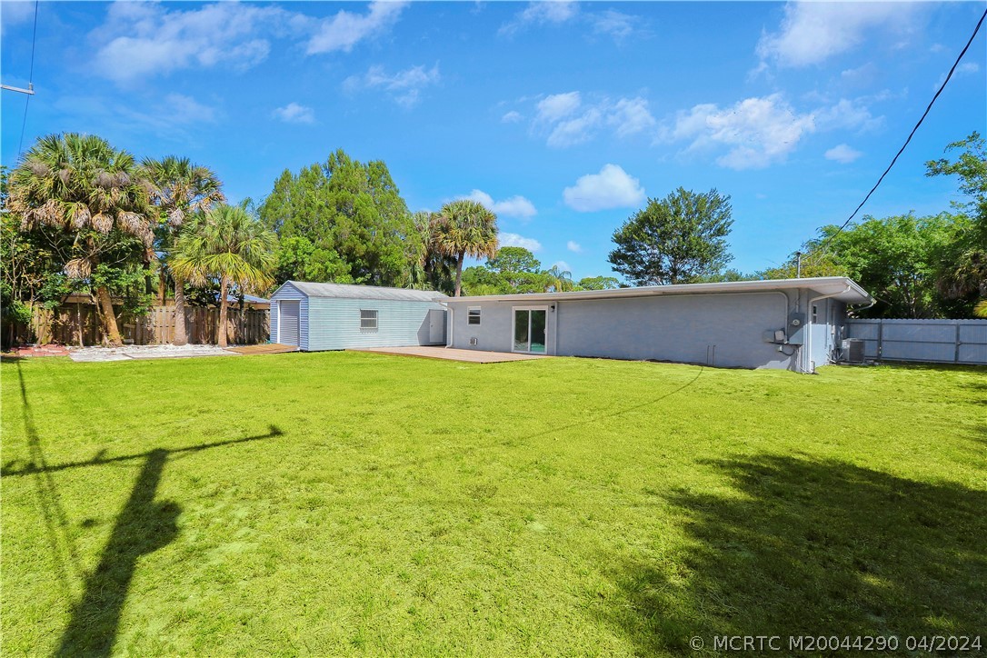 327 SW Dyer Drive