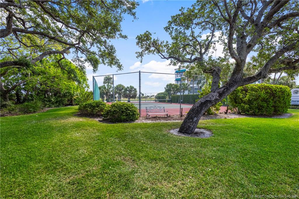 217 NE Edgewater Drive