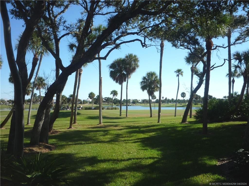 217 NE Edgewater Drive