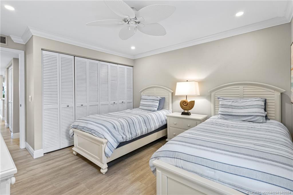 217 NE Edgewater Drive