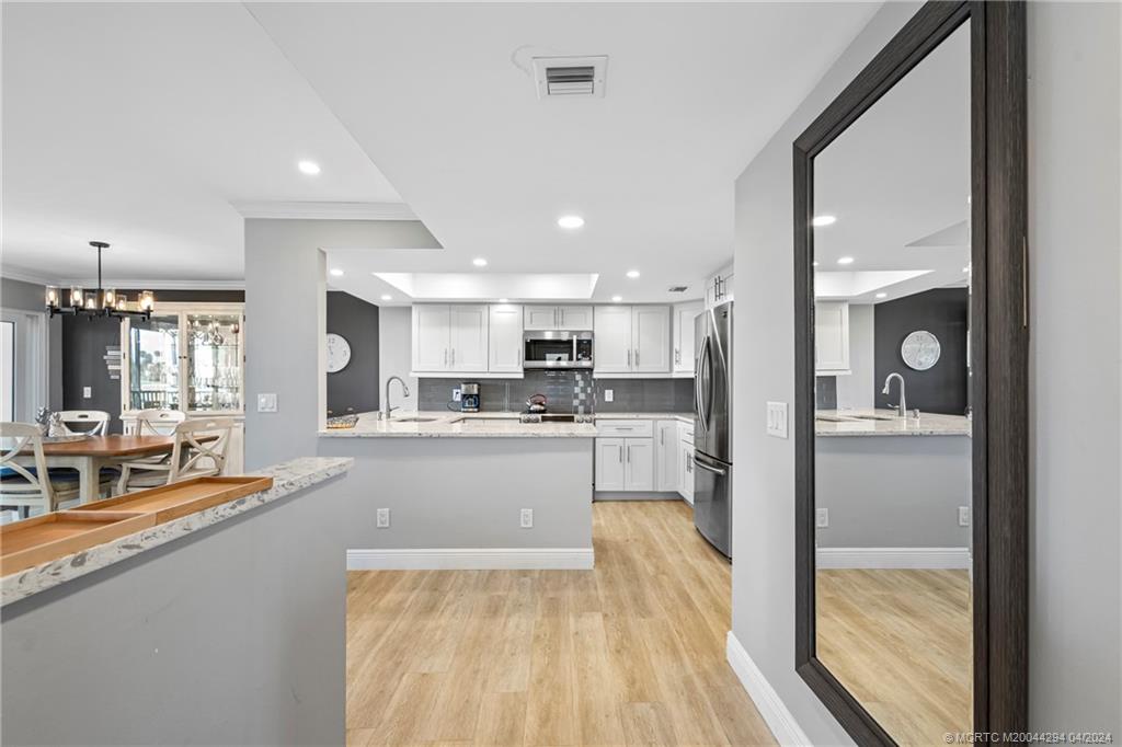 217 NE Edgewater Drive