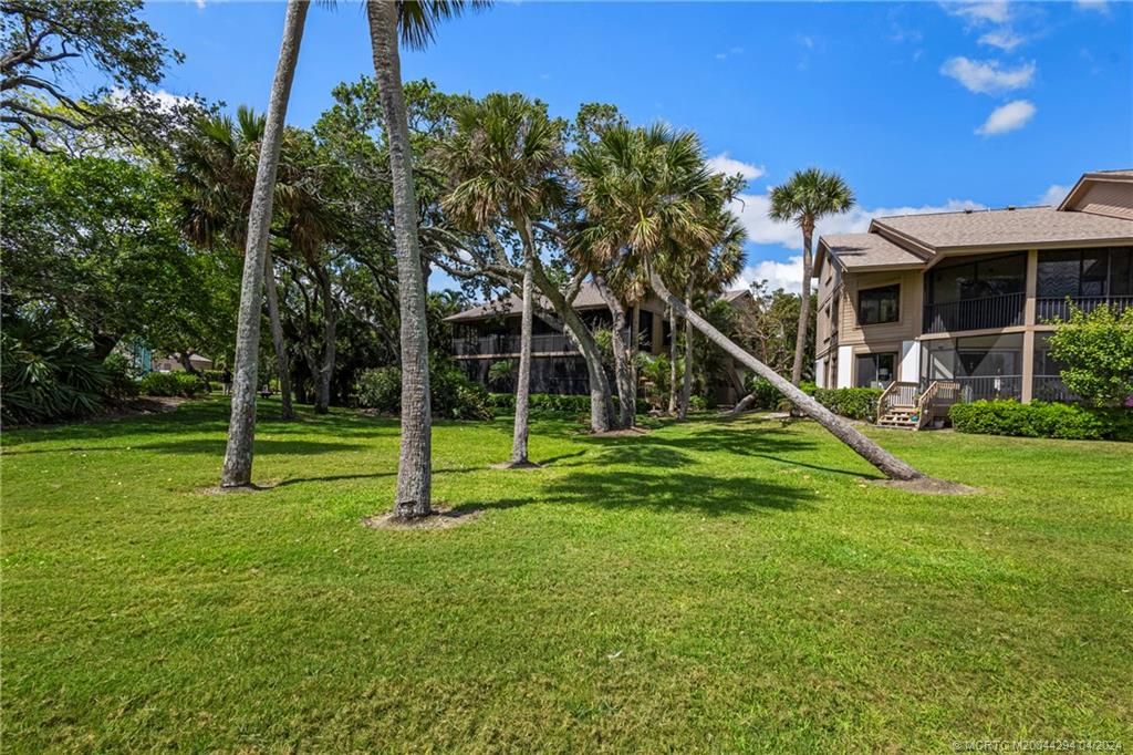 217 NE Edgewater Drive