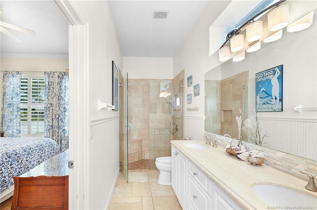 428 NE Leaping Frog Way