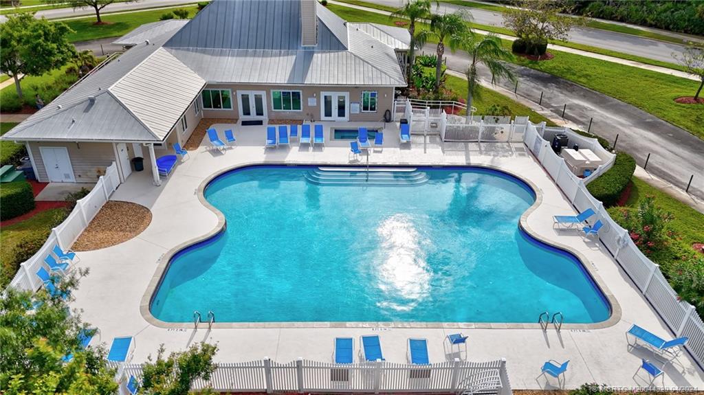 428 NE Leaping Frog Way