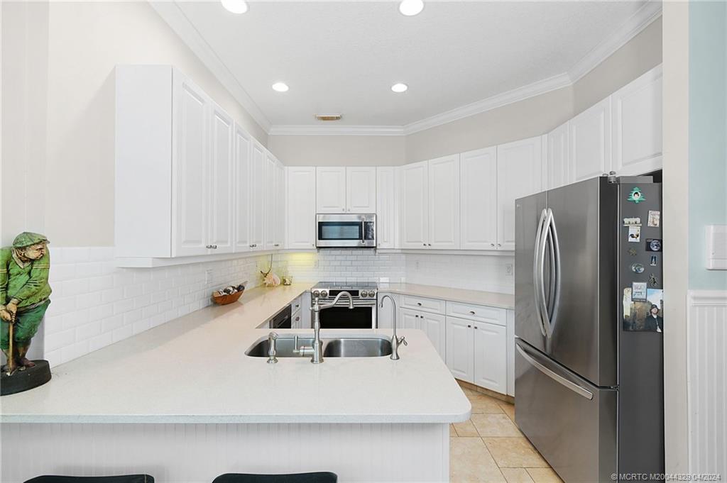 428 NE Leaping Frog Way