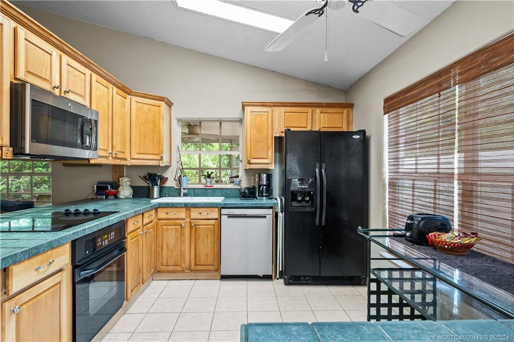 2089 SW Olympic Club Terrace