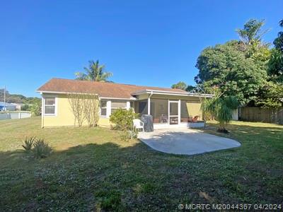 2285 SE Dill Lane