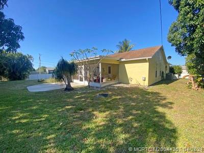 2285 SE Dill Lane