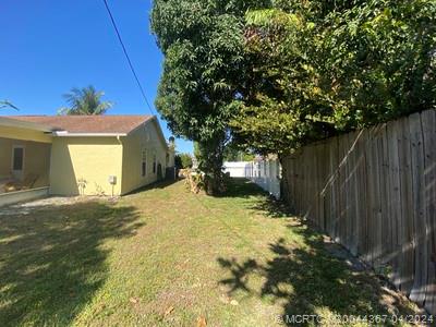 2285 SE Dill Lane